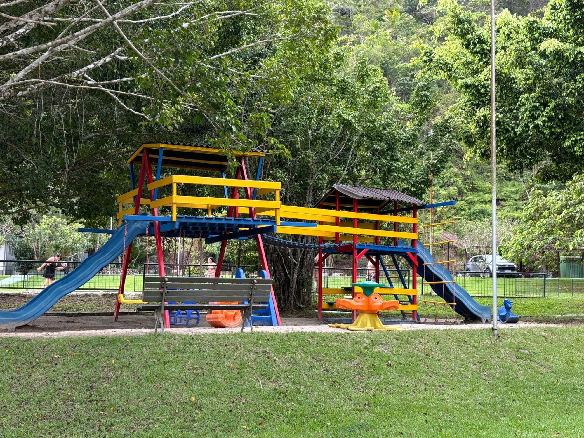 Condominio Com Muita Diversao Toninhas Ubatuba Esterno foto